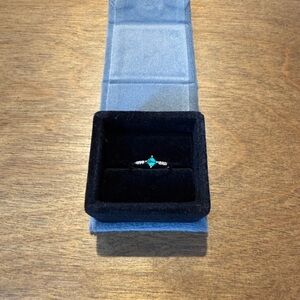 Estate Natural Emerald and Diamond 14k Yellow Gold Ring